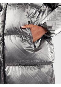 TOMMY HILFIGER - Tommy Hilfiger Kurtka puchowa Metallic WW0WW35935 Srebrny Loose Fit. Kolor: srebrny. Materiał: syntetyk