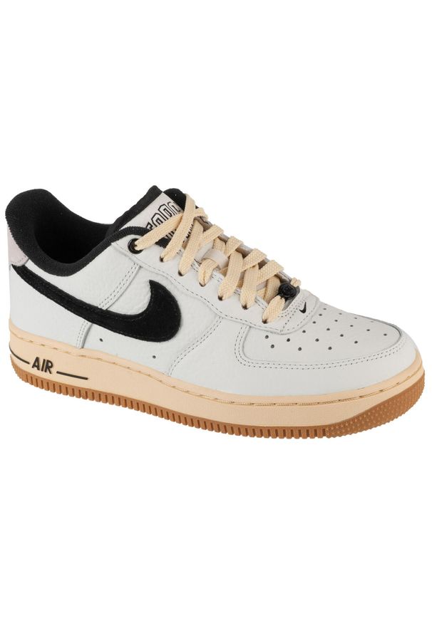 Nike - Buty sportowe Sneakersy damskie, Wmns Air Force 1 07. Kolor: biały. Model: Nike Air Force. Sport: turystyka piesza