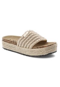 Beżowe Klapki Lee Cooper Modne Obuwie Damskie. Okazja: na co dzień, na plażę, na spacer. Kolor: beżowy. Materiał: jeans. Sezon: lato. Obcas: na platformie. Styl: casual, boho