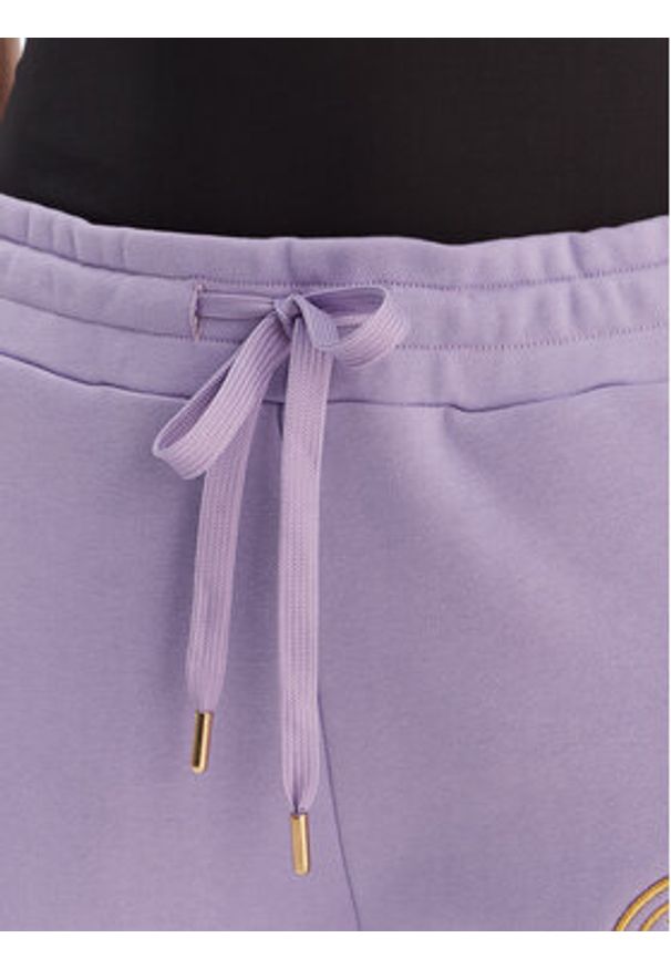 Versace Jeans Couture Spodnie dresowe 80HAAT02 CF01T Fioletowy Regular Fit. Kolor: fioletowy. Materiał: bawełna