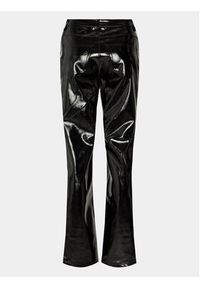 Gina Tricot Spodnie z imitacji skóry 21348 Czarny Regular Fit. Kolor: czarny. Materiał: syntetyk