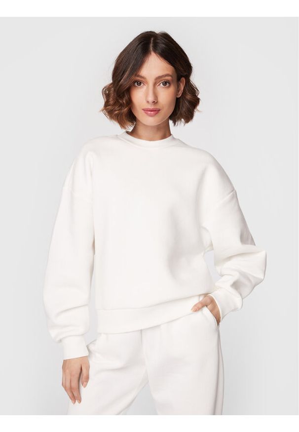 Gina Tricot Bluza Basic 10943 Biały Relaxed Fit. Kolor: biały. Materiał: bawełna, syntetyk