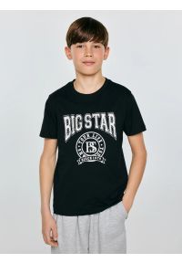 Big-Star - Koszulka chłopięca z nadrukiem czarna Mauter 906. Okazja: na co dzień, na uczelnię. Kolor: czarny. Materiał: dzianina, jeans, dresówka. Wzór: nadruk. Styl: casual, klasyczny, młodzieżowy #1