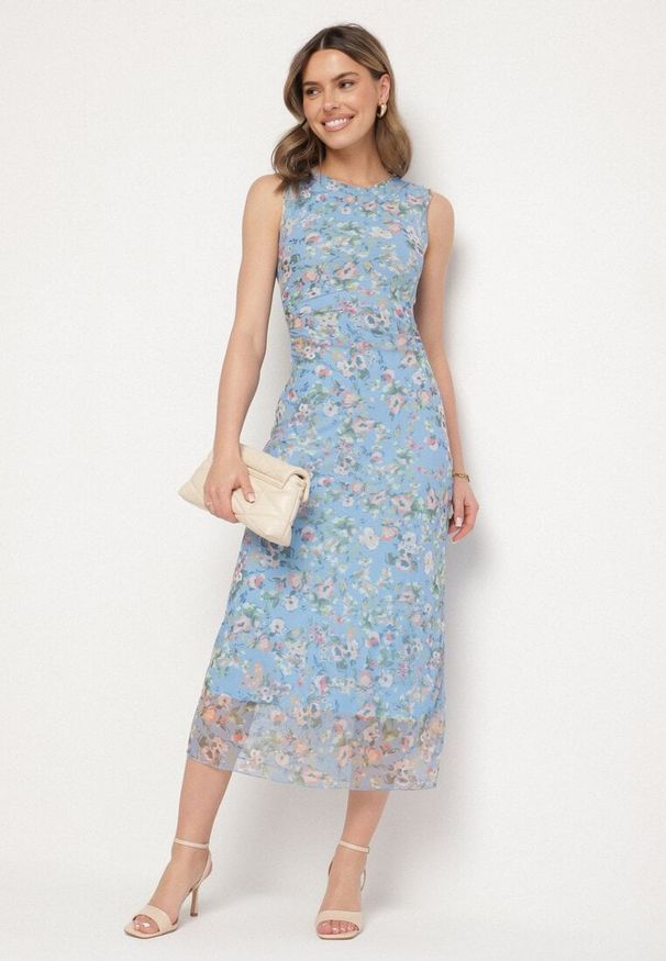 Born2be - Niebieska Koktajlowa Taliowana Sukienka w Kwiaty z Wiskozową Podszewką Lidra. Okazja: na ślub cywilny, na co dzień, na imprezę, na wesele. Kolor: niebieski. Materiał: wiskoza. Wzór: kwiaty. Styl: wizytowy