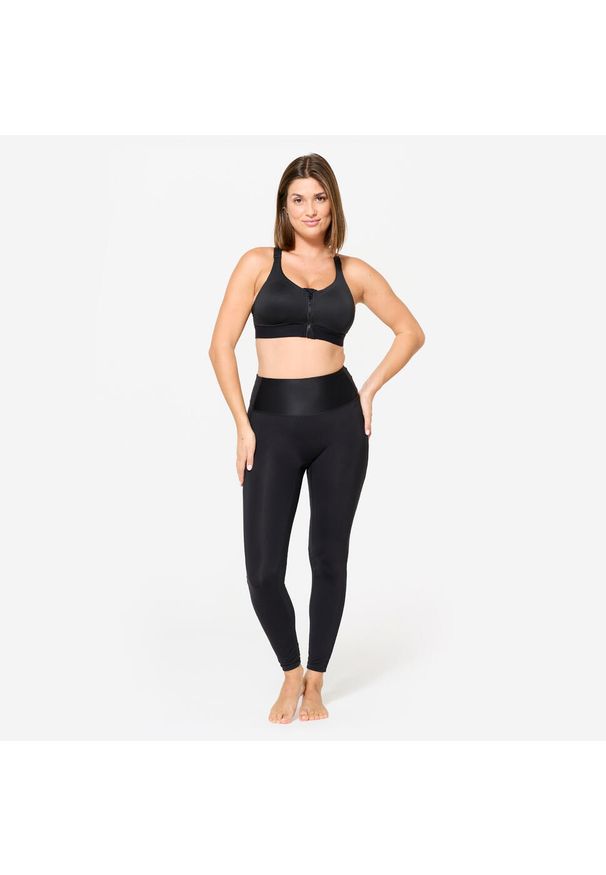 DOMYOS - Stanik sportowy Domyos. Kolekcja: plus size. Kolor: czarny. Materiał: materiał, elastan, skóra. Długość rękawa: na ramiączkach. Sport: fitness
