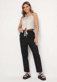 Born2be - Czarne Bawełniane Spodnie z Wiązaniem Galtebis. Okazja: na co dzień. Kolor: czarny. Materiał: bawełna. Styl: elegancki, casual #4