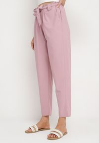 Born2be - Różowe Spodnie z Wiązanym Paskiem Paper Bag Biras. Okazja: na co dzień. Kolor: różowy. Materiał: materiał. Styl: casual #1