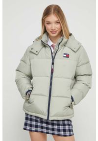 Tommy Jeans kurtka puchowa damska kolor zielony zimowa. Kolor: zielony. Materiał: puch. Sezon: zima