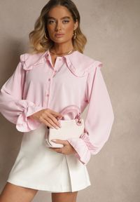 Renee - Różowa Koszula Ozdobiona Falbankami i Kołnierzykiem Evirana. Okazja: na co dzień. Typ kołnierza: kołnierz z falbankami. Kolor: różowy. Materiał: jeans. Długość rękawa: długi rękaw. Długość: długie. Wzór: aplikacja. Styl: elegancki, casual #4