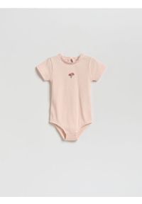 Reserved - Body z krótkim rękawem - beżowy. Kolor: beżowy. Materiał: dzianina, bawełna #1