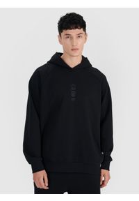 4f - 4F Bluza dresowa nierozpinana z kapturem męska - czarna XXL. Okazja: na co dzień. Typ kołnierza: kaptur. Kolor: czarny. Materiał: dresówka. Długość rękawa: raglanowy rękaw. Wzór: gładki, ze splotem, nadruk. Styl: sportowy, casual, elegancki #1