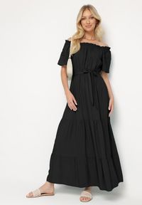 Born2be - Czarna Bawełniana Sukienka Hiszpanka z Wiskozą z Gumką i Materiałowym Paskiem w Talii Tiamanthe. Okazja: na imprezę, na co dzień. Typ kołnierza: dekolt hiszpanka. Kolor: czarny. Materiał: materiał, bawełna, wiskoza. Sezon: lato. Styl: casual, elegancki #1