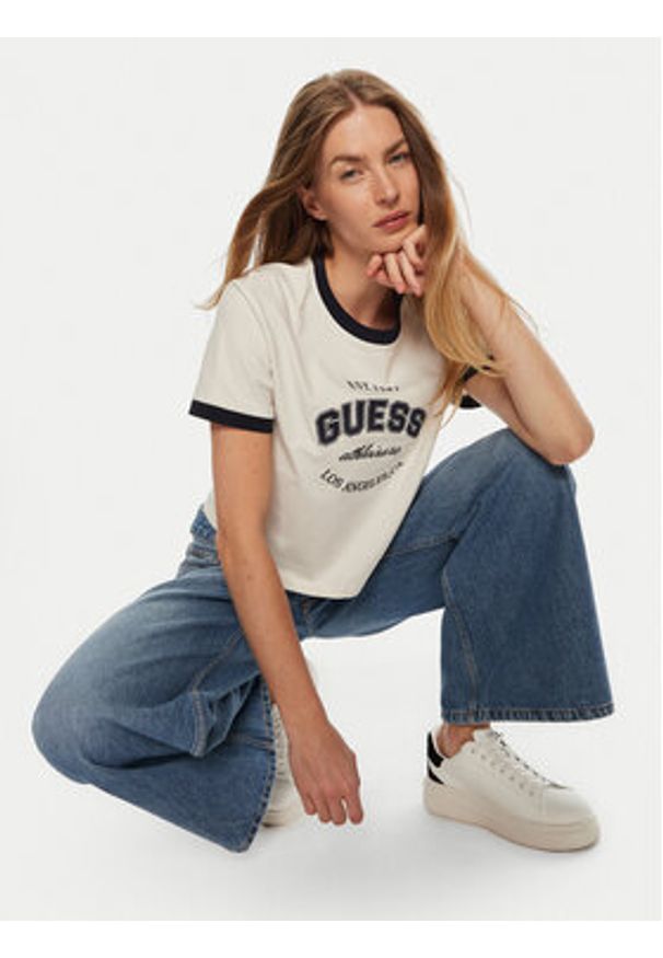 Guess T-Shirt V4BI08 K8FQ4 Biały Boxy Fit. Kolor: biały. Materiał: bawełna