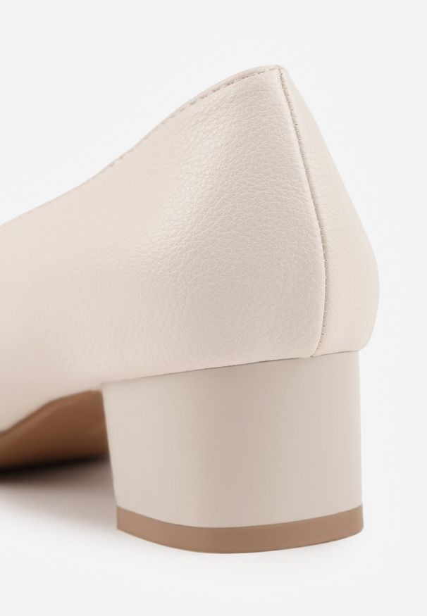 Born2be - Białe Czółenka na Niskim Słupku ze Skórzaną Wkładką i Aplikacją Cezela. Okazja: na co dzień, na ślub cywilny, na wesele, na imprezę. Kolor: biały. Materiał: skóra. Wzór: aplikacja. Obcas: na słupku. Styl: casual, elegancki