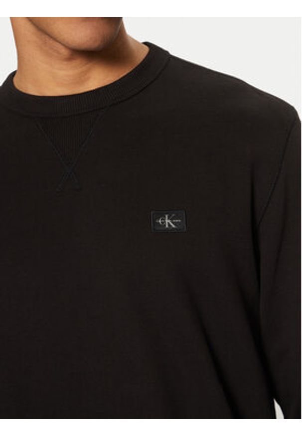 Calvin Klein Jeans Bluza J30J327115 Czarny Regular Fit. Kolor: czarny. Materiał: bawełna