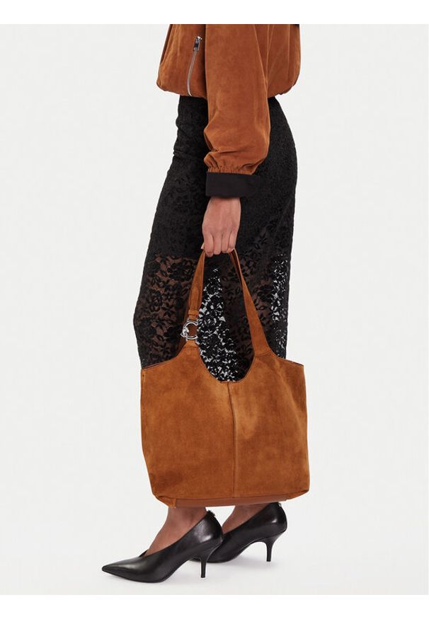 Coccinelle Torebka The Coccinelle C-easy E1 THE 11 02 01 Brązowy. Kolor: brązowy. Materiał: skórzane, zamszowe