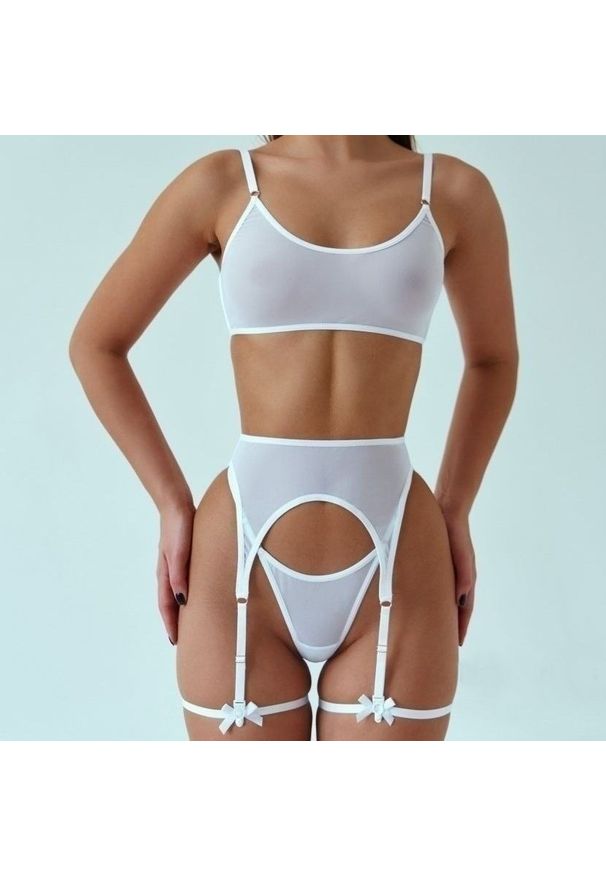 Intica - Zestaw bielizny z delikatnego materiału Sevara. Kolor: biały. Materiał: materiał. Wzór: jednolity