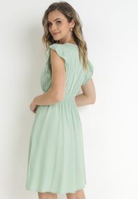 Born2be - Miętowa Sukienka Mini z Wiskozy z Koronkową Tasiemką i Gumką w Talii Susanji. Kolor: miętowy. Materiał: wiskoza, koronka. Długość: mini #4