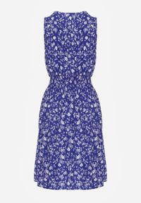 Born2be - Granatowa Sukienka z Wiskozy Marszczoną Gumką w Pasie i Kopertowym Dekoltem Nivih. Kolor: niebieski. Materiał: wiskoza. Długość rękawa: bez rękawów. Typ sukienki: kopertowe #3