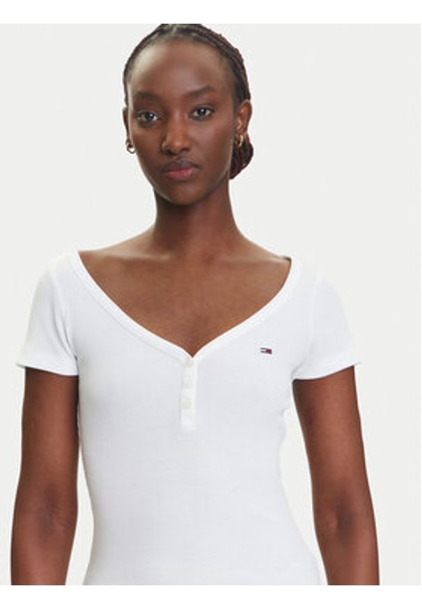 Tommy Jeans T-Shirt Henley DW0DW20902 Biały Slim Fit. Typ kołnierza: typu henley. Kolor: biały. Materiał: syntetyk, bawełna