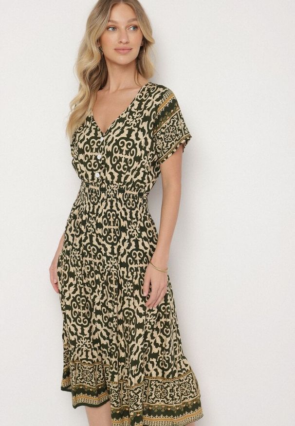 Born2be - Zielono-Beżowa Bawełniana Sukienka z Guzikami i Ornamentnym Wzorem Zisselle. Kolor: zielony. Materiał: bawełna