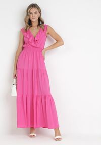 Born2be - Fuksjowa Sukienka Maxi z Marszczoną Gumką w Pasie i Wiązaniem na Plecach Vaida. Typ kołnierza: kołnierz z falbankami. Kolor: różowy. Długość rękawa: bez rękawów. Długość: maxi #7