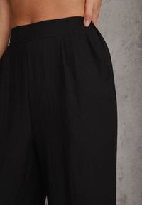 Renee - Czarne Szerokie Spodnie Casual High Waist ze Strukturalnej Tkaniny Hyrarpia. Okazja: na co dzień. Stan: podwyższony. Kolor: czarny. Materiał: tkanina. Styl: casual #5