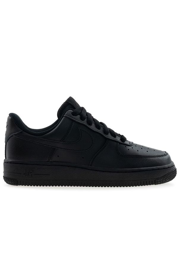 Buty damskie Nike Air Force 1 '07 DD8959-001 - czarne. Kolor: czarny. Materiał: syntetyk, guma, skóra. Szerokość cholewki: normalna. Sezon: lato. Model: Nike Air Force. Sport: koszykówka
