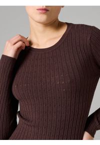 Sinsay - Ażurowy sweter - brązowy. Kolor: brązowy. Wzór: ażurowy #1