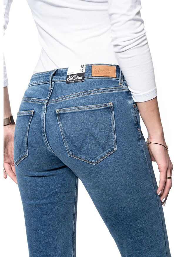Wrangler - SPODNIE DAMSKIE WRANGLER STRAIGHT NOMAD SAND W28TUNX4D 112128527
