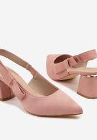 Born2be - Różowe Sandały Vices na Obcasie ze Skórzaną Wkładką Bez Pięty Vevazira. Okazja: na co dzień. Zapięcie: sprzączka. Kolor: różowy. Wzór: motyw zwierzęcy. Materiał: skóra. Sezon: lato. Obcas: na obcasie. Styl: casual, klasyczny, elegancki. Wysokość obcasa: średni #9