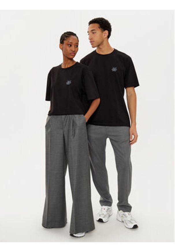 Filling Pieces T-Shirt Unisex Embroidered Knot 7449986 Czarny Regular Fit. Kolor: czarny. Materiał: bawełna