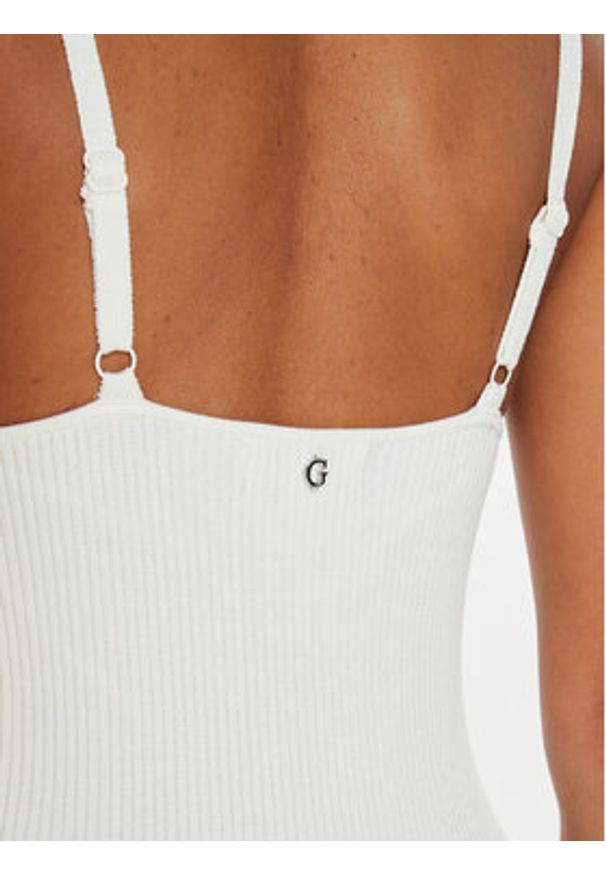 Guess Sukienka letnia W4YK52 Z30Y2 Beżowy Bodycon Fit. Kolor: beżowy. Materiał: syntetyk. Sezon: lato. Typ sukienki: bodycon