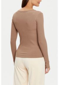 Guess - GUESS Brązowy damski longsleeve Colette. Kolor: brązowy. Długość rękawa: długi rękaw #3