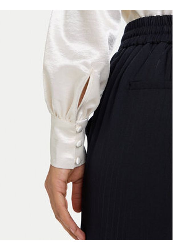 Guess Body W5BH68 W2612 Écru Regular Fit. Materiał: syntetyk