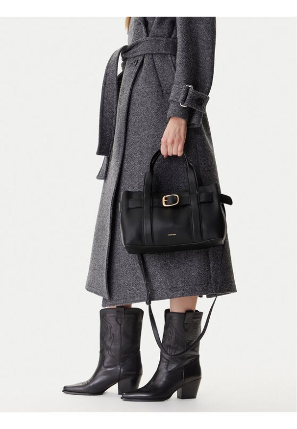 Calvin Klein Torebka LV04F3295G Czarny. Kolor: czarny. Materiał: skórzane