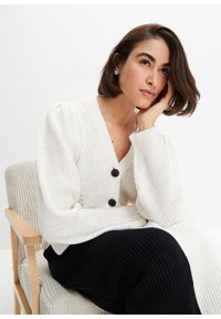 bonprix - Krótki sweter rozpinany. Kolor: biały. Długość: krótkie #1