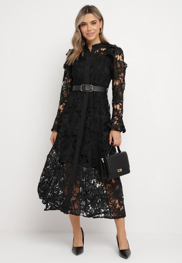 Born2be - Czarna Sukienka Maxi Koronkowa z Paskiem z Ekoskóry Dodatkowo Halka Fesumma. Kolor: czarny. Materiał: koronka. Długość rękawa: na ramiączkach. Długość: maxi