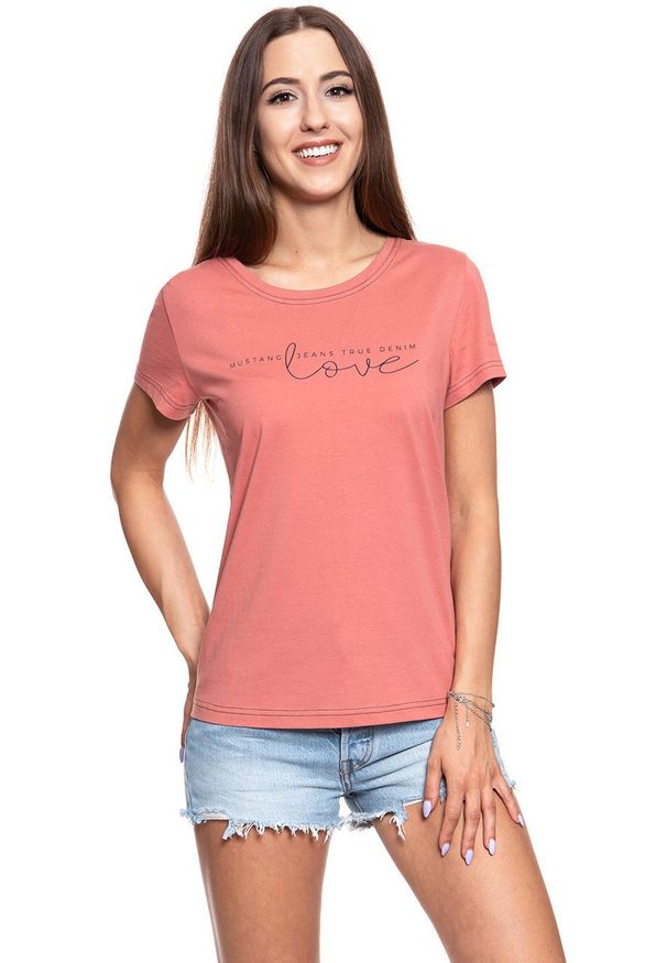 Mustang - MUSTANG T SHIRT DAMSKI Alina C Print Canyon Rose 1008932 8187. Wzór: nadruk