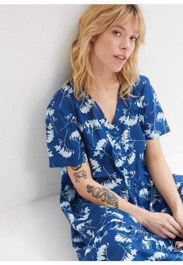 bonprix - Sukienka tunikowa midi. Kolor: niebieski. Długość: midi