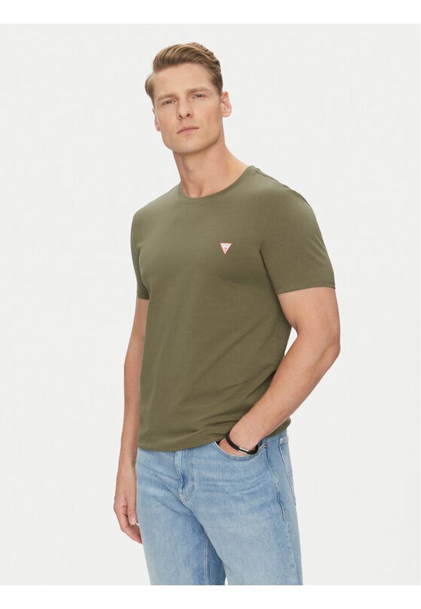 Guess T-Shirt M2YI24 J1314 Khaki Slim Fit. Kolor: brązowy. Materiał: bawełna