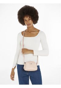 Calvin Klein Torebka Ck Daily Small Dome_Pearlized K60K611880 Szary. Kolor: szary. Materiał: skórzane #4