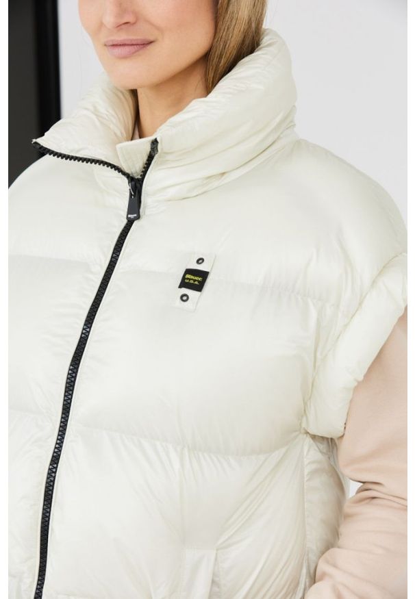 Blauer USA - BLAUER Ecru długi bezrękawnik damski Daisy, Rozmiar S. Kolor: biały. Materiał: poliamid. Długość rękawa: bez rękawów. Długość: długie