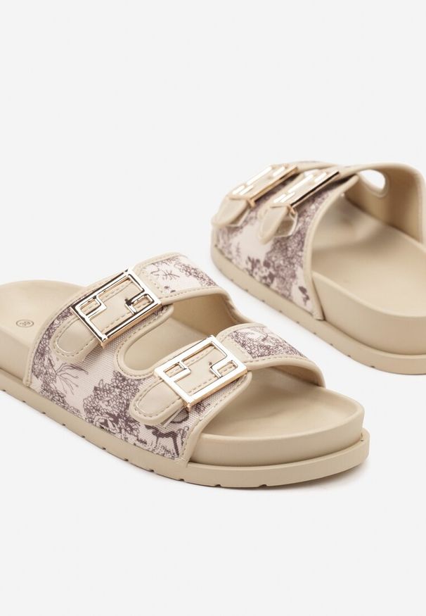 Born2be - Ciemnobeżowe Casualowe Klapki z Paskami z Klamrami Redunise. Okazja: na co dzień. Kolor: beżowy. Materiał: jeans. Styl: casual