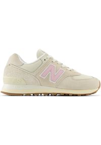 Buty damskie New Balance WL574GU2 – beżowe. Kolor: beżowy. Materiał: guma, skóra, materiał, dresówka, bawełna, syntetyk. Szerokość cholewki: normalna. Model: New Balance 574