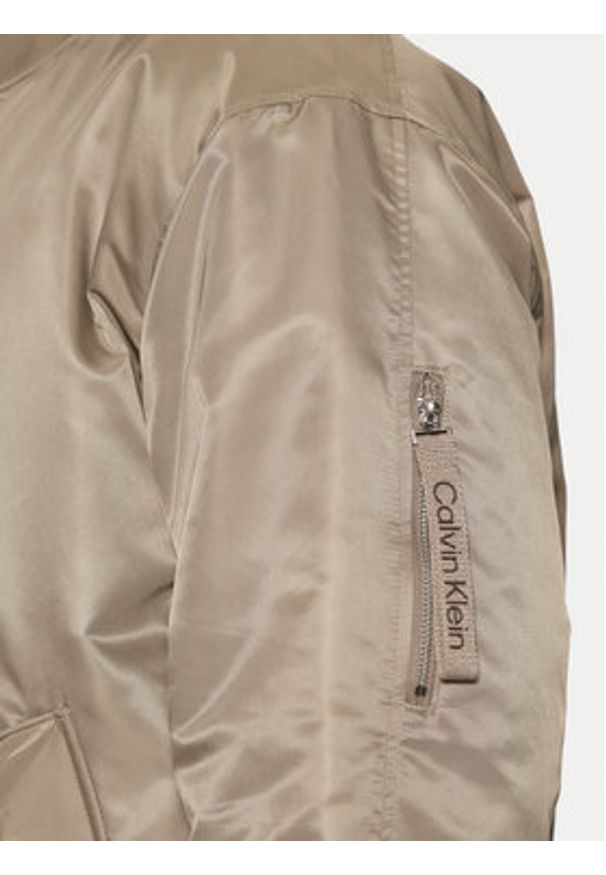 Calvin Klein Jeans Kurtka bomber 00040EM524 Brązowy Regular Fit. Kolor: brązowy. Materiał: syntetyk