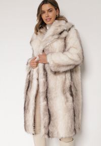 Born2be - Biały Płaszcz Futro z Szerokim Kołnierzem i Kieszeniami Ezinda. Okazja: do pracy, na co dzień, na spotkanie biznesowe. Typ kołnierza: golf. Kolor: biały. Materiał: futro. Styl: klasyczny, casual, elegancki, biznesowy #1