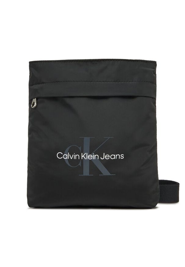 Calvin Klein Jeans Saszetka Sport Essentials Flatpack 18 LV04G3030G Czarny. Kolor: czarny. Materiał: materiał