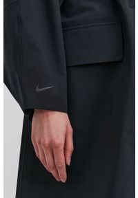 Nike Sportswear Kurtka damska kolor czarny przejściowa oversize. Kolor: czarny. Materiał: tkanina, włókno, materiał. Wzór: gładki #7