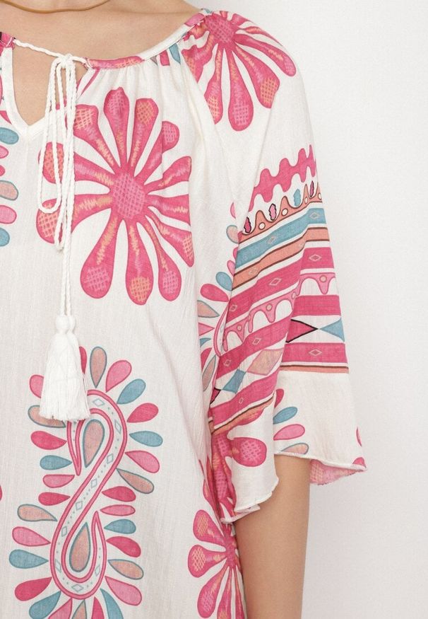 Born2be - Różowa Wiskozowa Sukienka Pudełkowa z Abstrakcyjnym Wzorem Reviona. Okazja: na co dzień, na spotkanie biznesowe. Kolor: różowy. Materiał: wiskoza. Styl: casual, elegancki, biznesowy